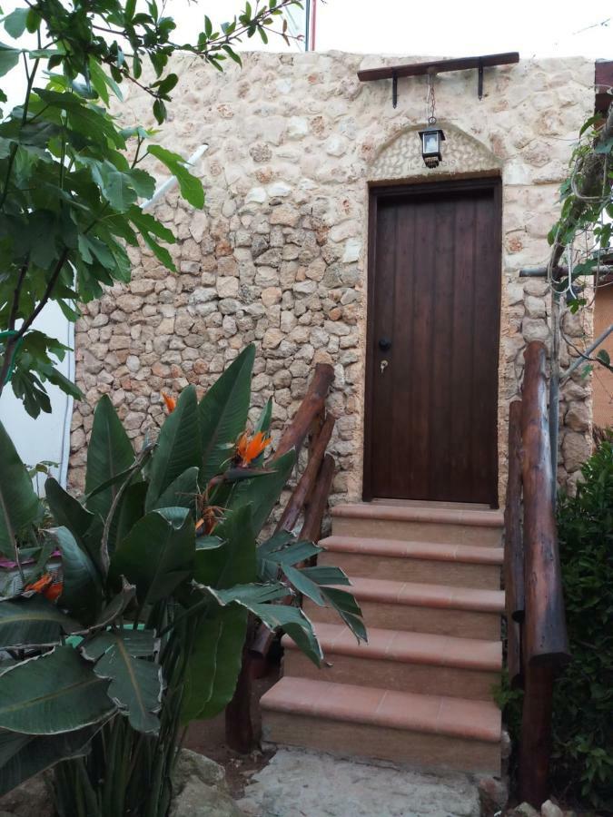 Mystery Garden Guest House Famagusta  Ngoại thất bức ảnh